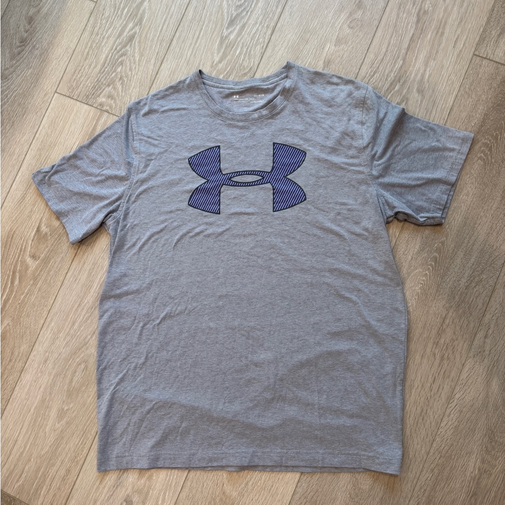 Under Armour HeatGear Men’s Graphic Tee Shirt – Heather Grey T-shirt LG